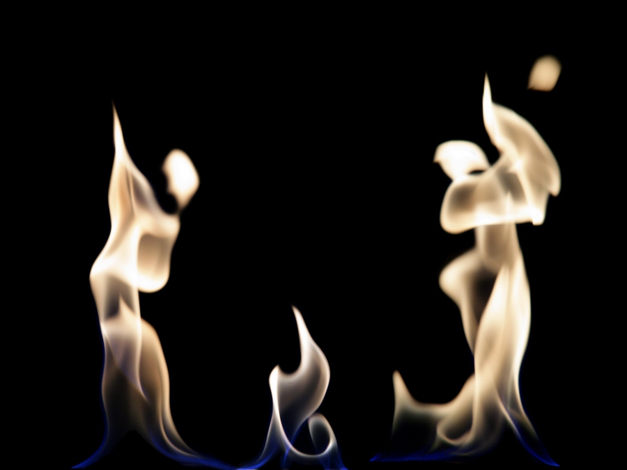 Танец огня перед огнем
