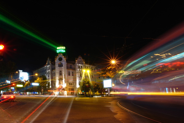 Город