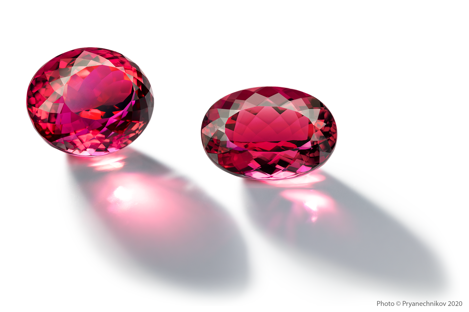 Рекламное фото ювелирных изделий и драгоценных камней. Precious Gems