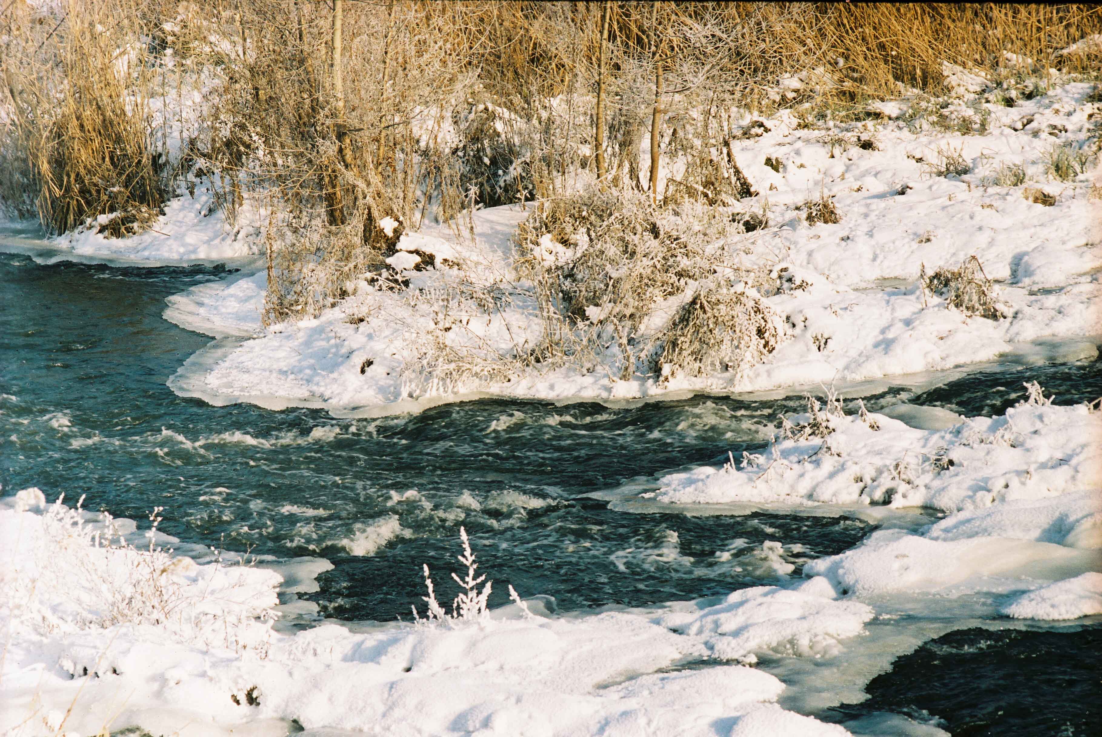 Зимняя река