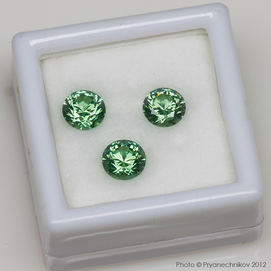 Фото бриллиантов и драгоценных камней Precious Gems
