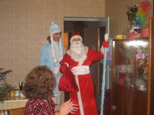 костюмы Деда Мороза и Снегурочки
