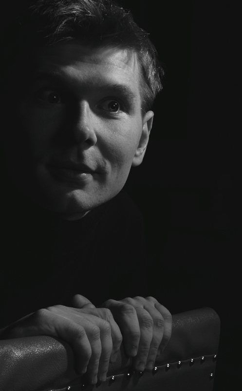 актер