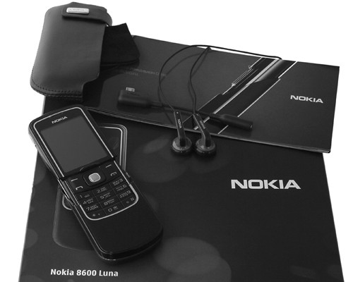 Nokia 8600 Luna Black_5