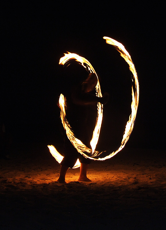 танец  с огнями