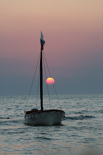 лодка, море и закат
