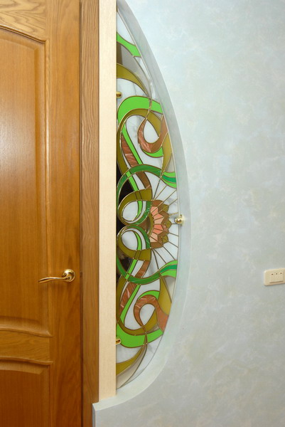 витраж в перегородке