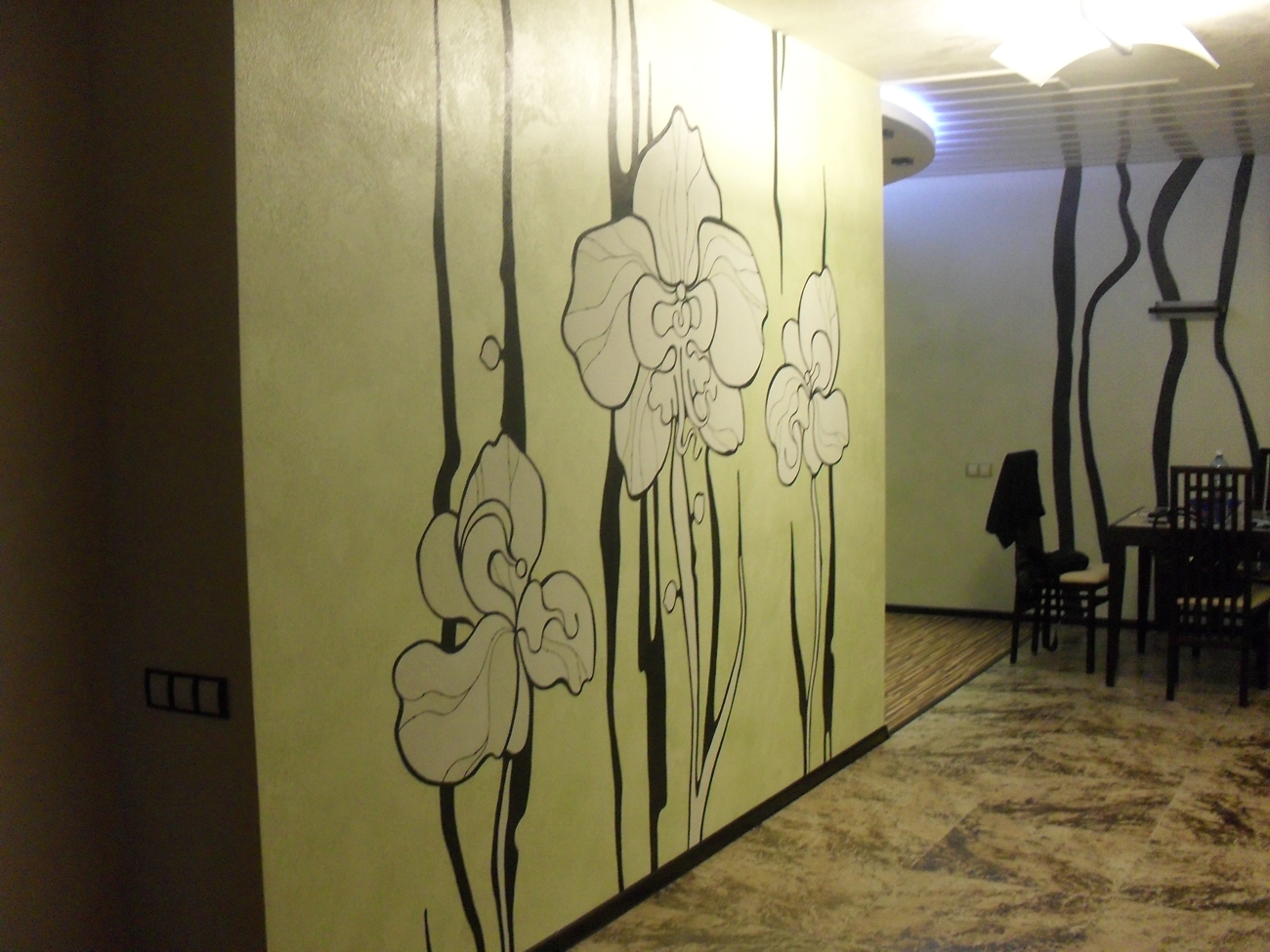 Роспись стен. Орхидея