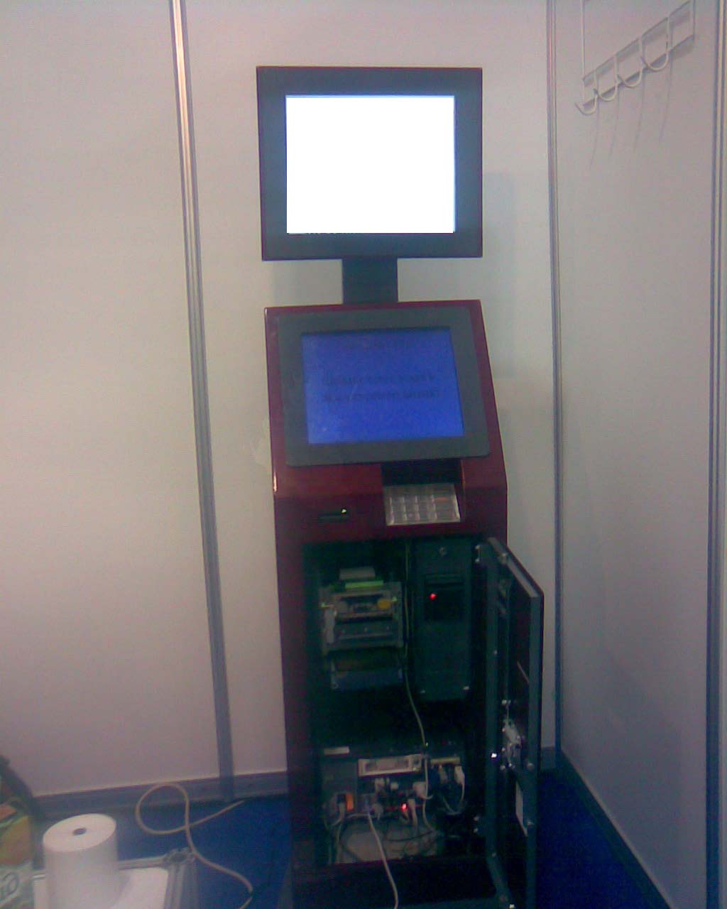 Мультимедийный универсальный плеер для верхнего экрана терминала попол