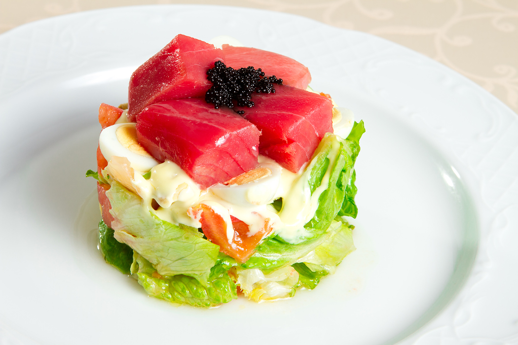 Салат с тунцом и грейпфрутом для ресторана Piu Gusto
