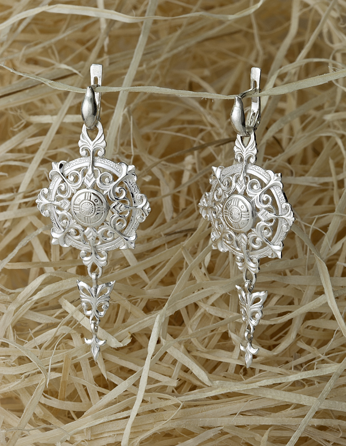 Фото ювелирных изделий из серебра. Diamond Jewellery
