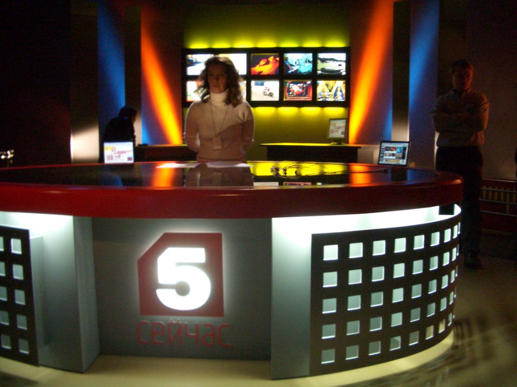 декорации для новостной студии ТРК 5 канал