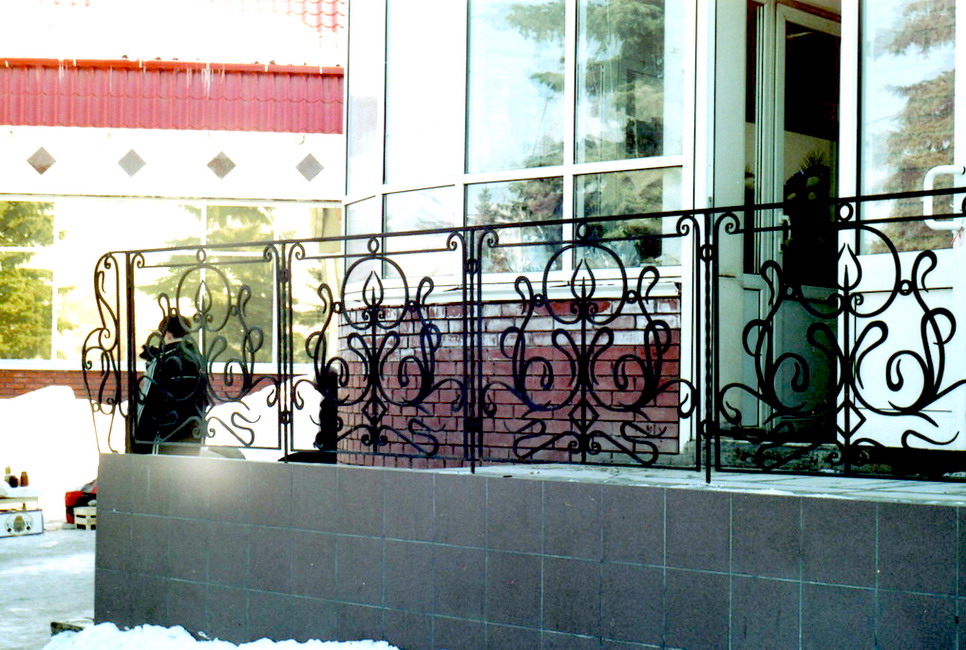 перила