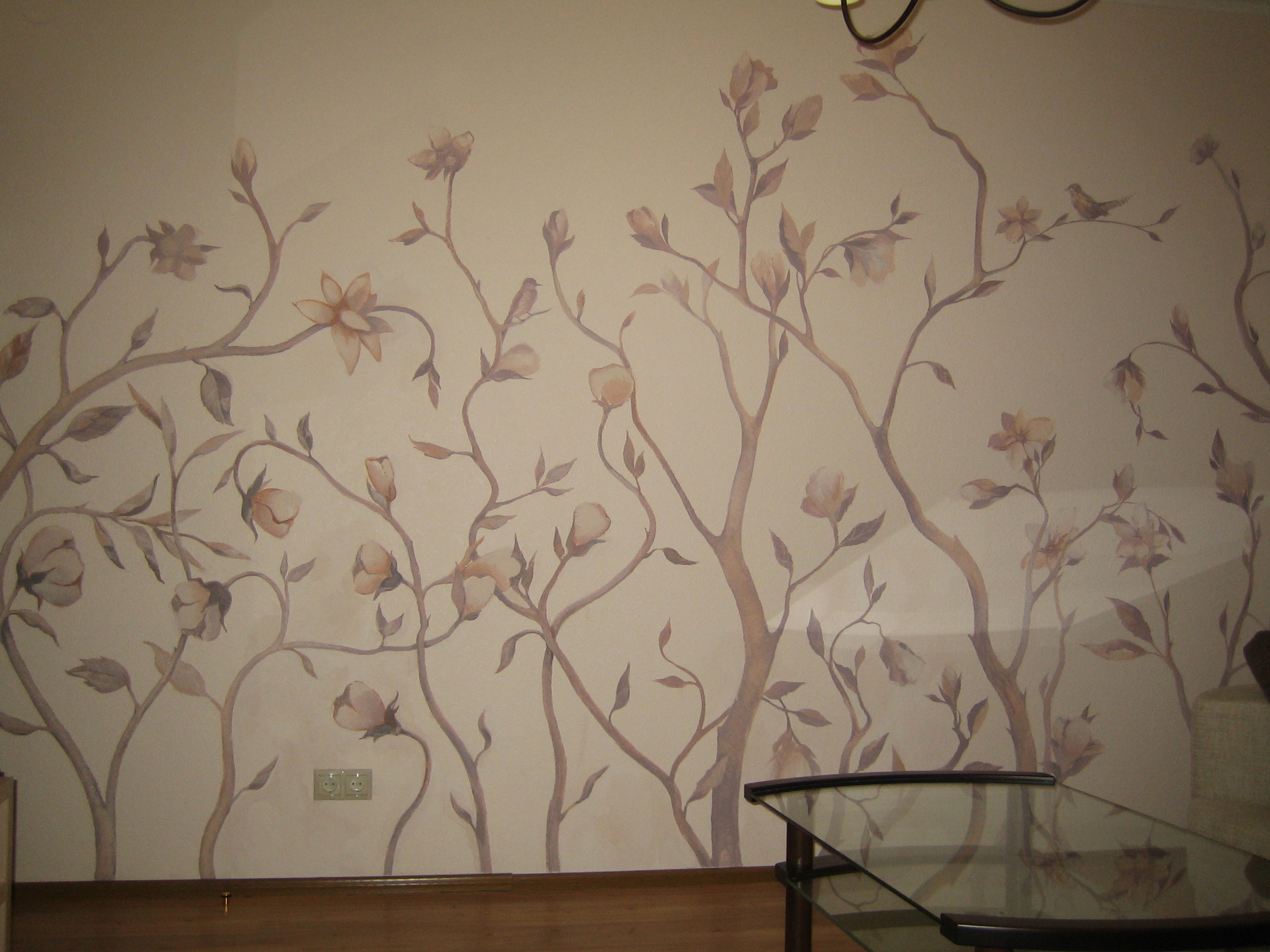 Фрагмент росписи стены (совместная работа с Л. Лавровой)