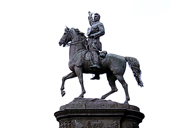 Киев. Памятник Николаю Щорсу